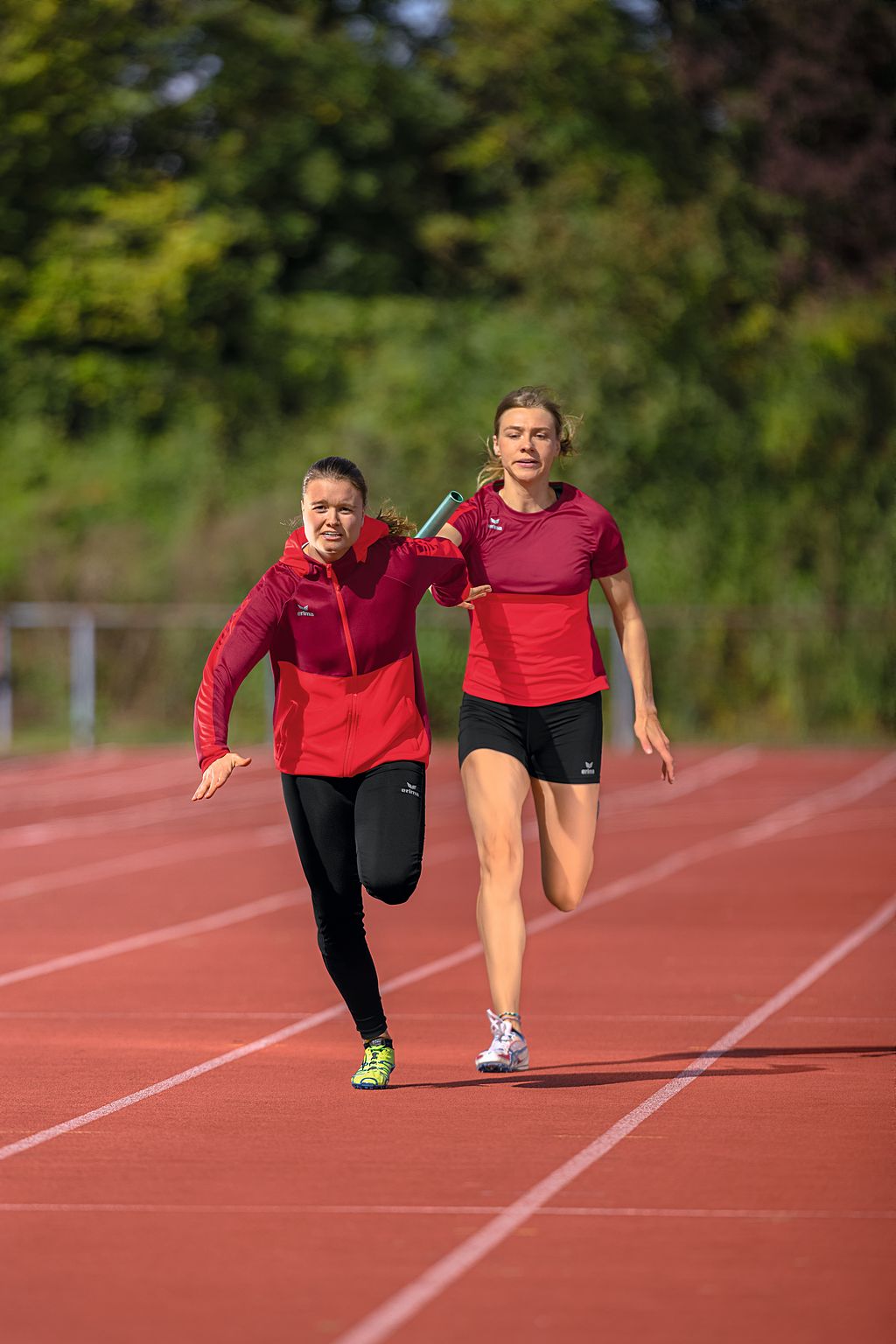 Erima teamline SIX WINGS træningstrøje med hætte - damemodel