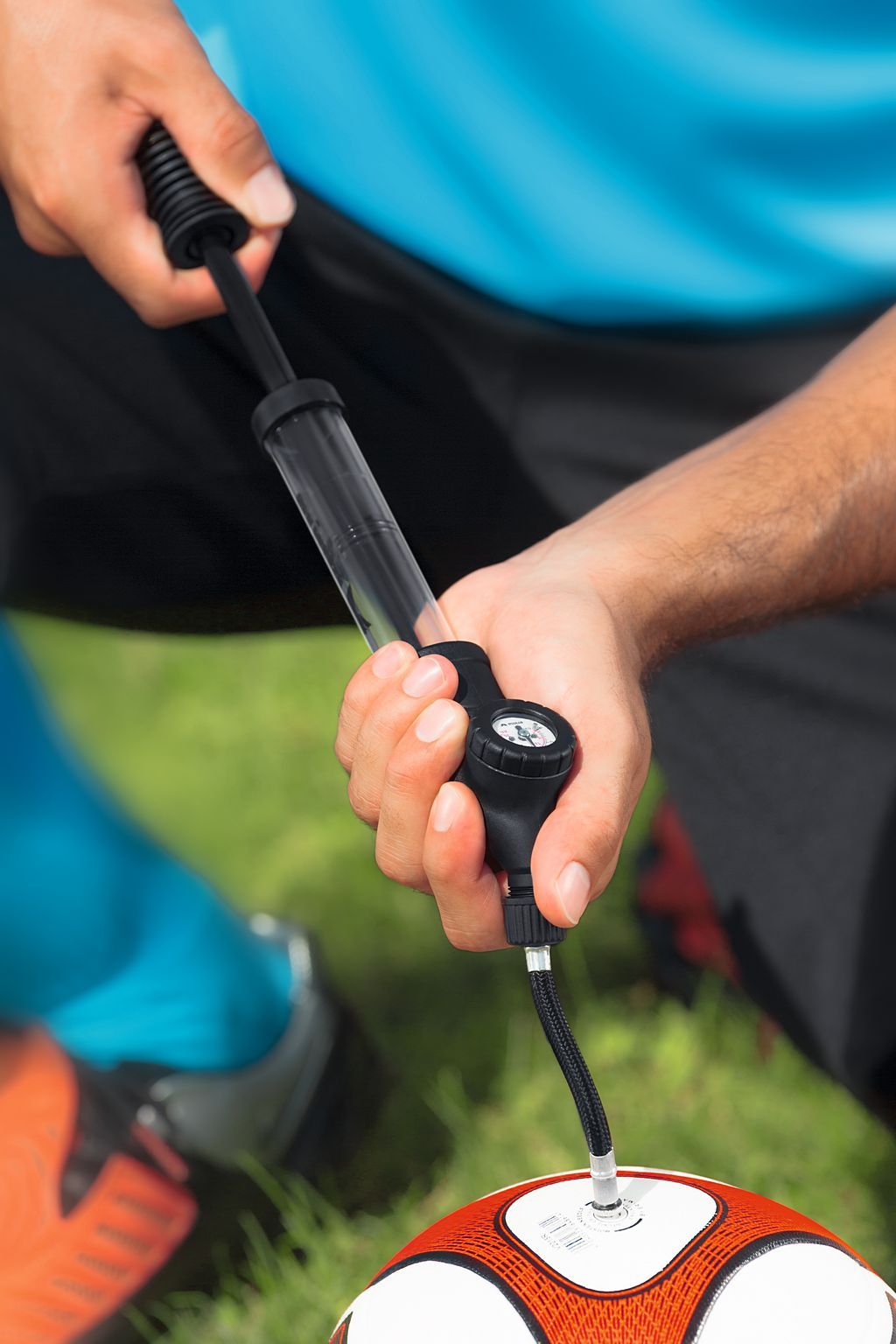 Luksus luftpumpe med lufttryksmåler. Boldpumpe til fodbold og håndbold